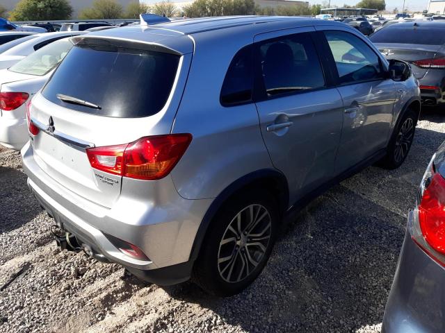 JA4AR3AU0KU011549 - 2019 MITSUBISHI OUTLANDER ES SILVER photo 3