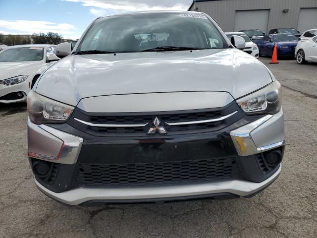 JA4AR3AU0KU011549 - 2019 MITSUBISHI OUTLANDER ES SILVER photo 5