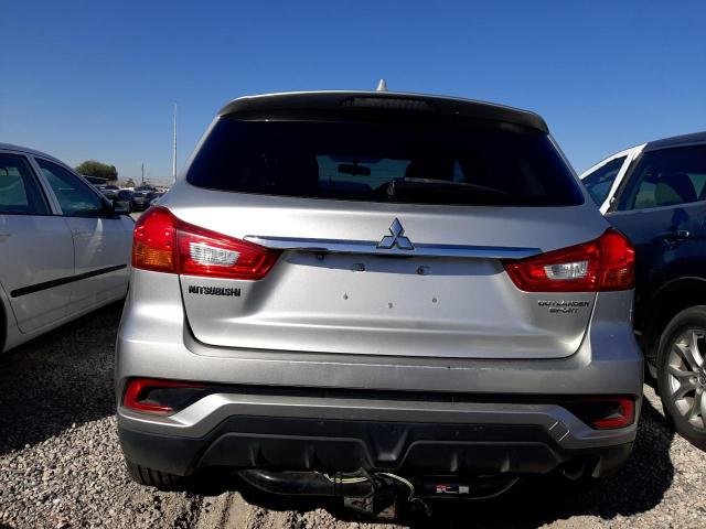 JA4AR3AU0KU011549 - 2019 MITSUBISHI OUTLANDER ES SILVER photo 6