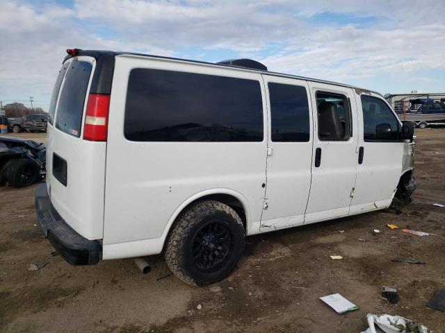 1GNFH154081211443 - 2008 CHEVROLET EXPRESS WHITE photo 3