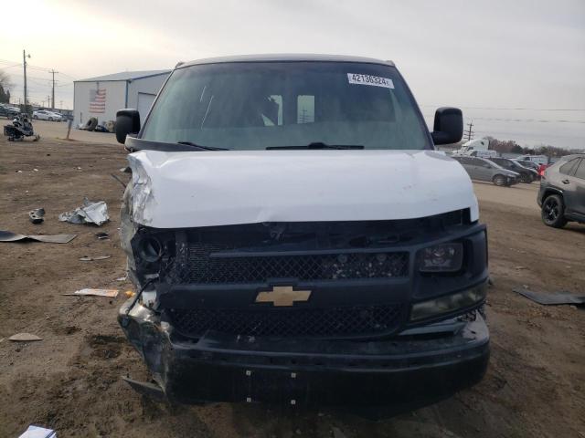 1GNFH154081211443 - 2008 CHEVROLET EXPRESS WHITE photo 5