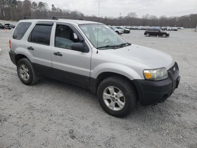 1FMYU93145KC96079 - 2005 FORD ESCAPE XLT SILVER photo 4