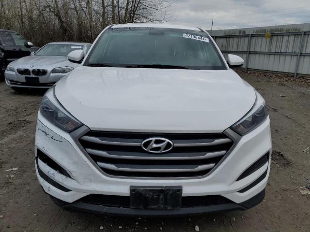 KM8J2CA48JU794141 - 2018 HYUNDAI TUCSON SE WHITE photo 5