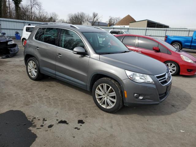 WVGBV7AX3BW541621 - 2011 VOLKSWAGEN TIGUAN S GRAY photo 4