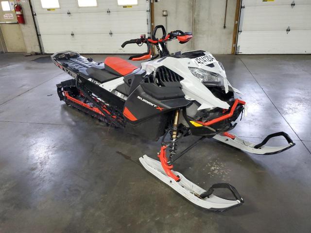 2021 SKI DOO SUMMIT X 8, 