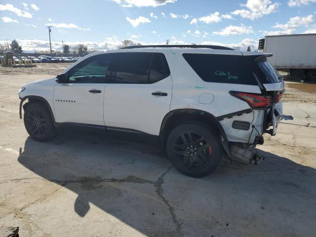 1GNEVKKW5NJ129395 - 2022 CHEVROLET TRAVERSE PREMIER WHITE photo 2