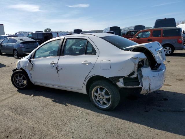 JTDBT923X71112238 - 2007 TOYOTA YARIS WHITE photo 2