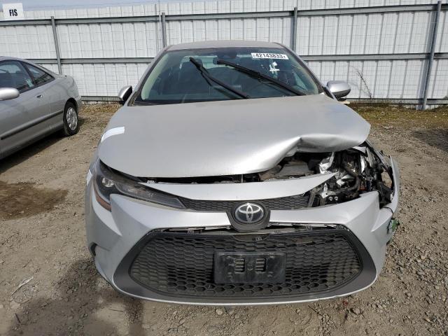 5YFEPMAEXMP176441 - 2021 TOYOTA COROLLA LE SILVER photo 5