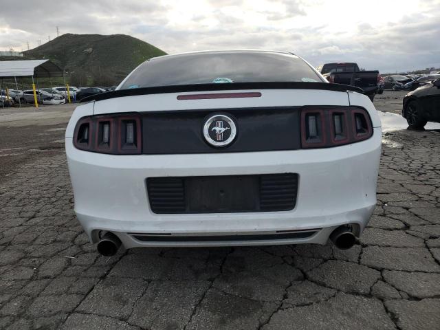 1ZVBP8AM0E5288582 - 2014 FORD MUSTANG WHITE photo 6