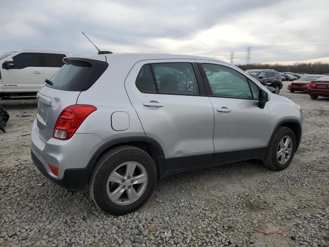 KL7CJNSB1JB608389 - 2018 CHEVROLET TRAX LS SILVER photo 3