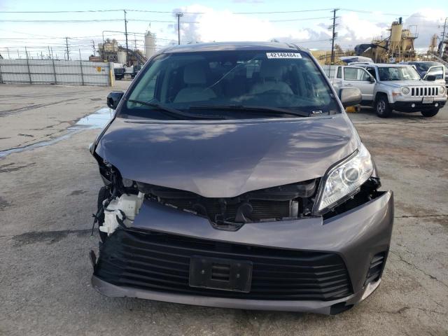 5TDKZ3DC9LS072806 - 2020 TOYOTA SIENNA LE GRAY photo 5