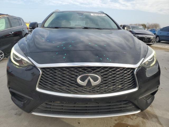 SJKCH5CP0JA005476 - 2018 INFINITI QX30 PURE BLACK photo 5