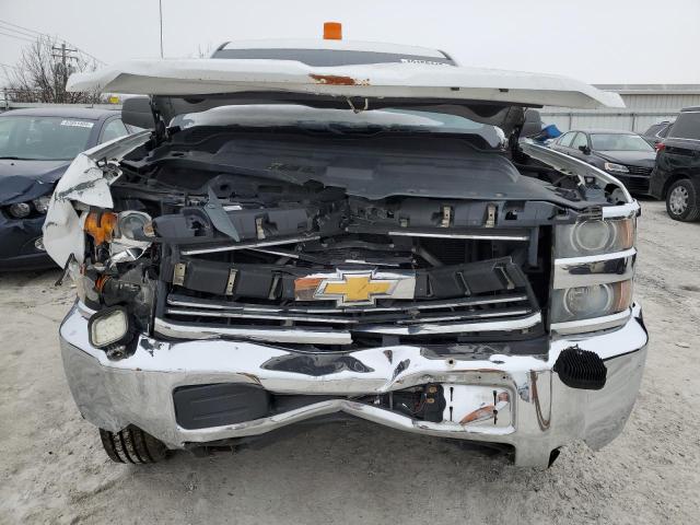 1GC2KUEG6FZ111673 - 2015 CHEVROLET SILVERADO K2500 HEAVY DUTY WHITE photo 5