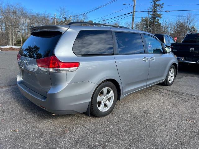 5TDKK3DC9BS065101 - 2011 TOYOTA SIENNA LE SILVER photo 4