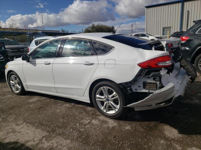 3FA6P0HD3JR260722 - 2018 FORD FUSION SE WHITE photo 2