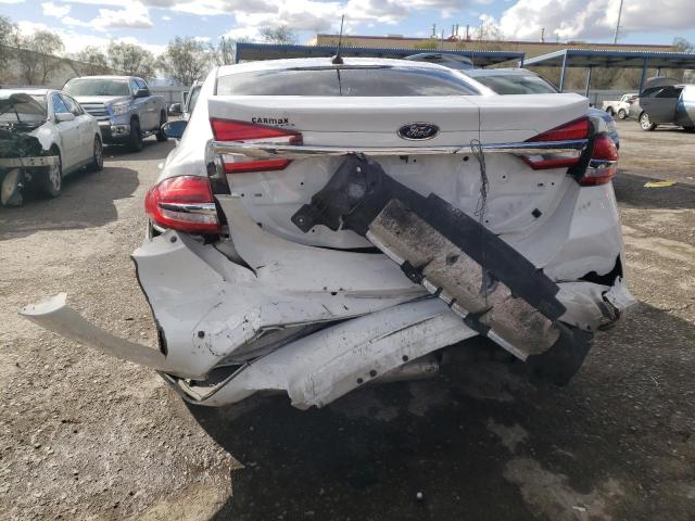 3FA6P0HD3JR260722 - 2018 FORD FUSION SE WHITE photo 6