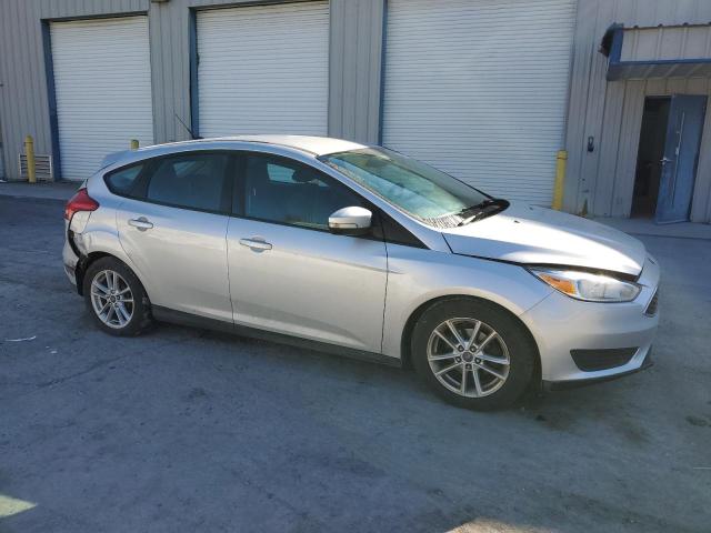 1FADP3K2XGL364311 - 2016 FORD FOCUS SE SILVER photo 4