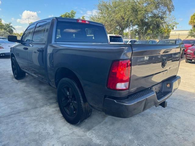 1C6RR6KGXHS679437 - 2017 RAM 1500 ST GRAY photo 2