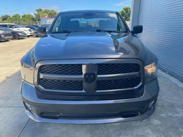 1C6RR6KGXHS679437 - 2017 RAM 1500 ST GRAY photo 5