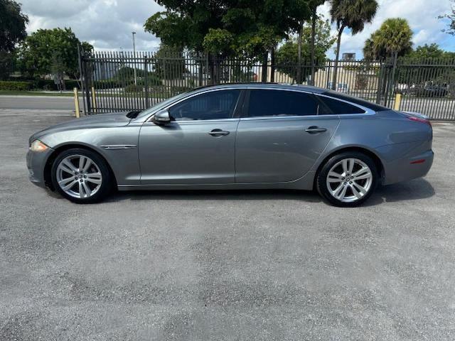 SAJWA2GB6BLV14416 - 2011 JAGUAR XJL GRAY photo 11