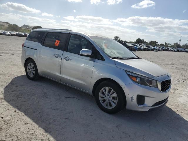 KNDMB5C11G6174244 - 2016 KIA SEDONA LX SILVER photo 4