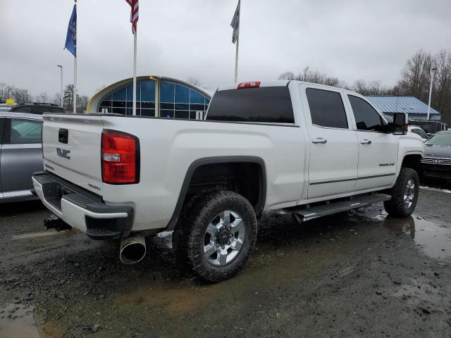 1GT42YEY8JF246575 - 2018 GMC SIERRA K35 WHITE photo 3