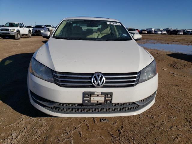 1VWBH7A37DC055873 - 2013 VOLKSWAGEN PASSAT SE WHITE photo 5