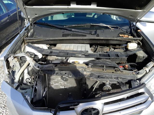 5TDBK3EH6CS174790 - 2012 TOYOTA HIGHLANDER BASE SILVER photo 12