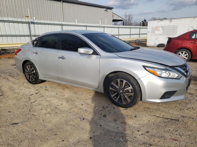 1N4AL3AP8HC200911 - 2017 NISSAN ALTIMA 2.5 SILVER photo 4