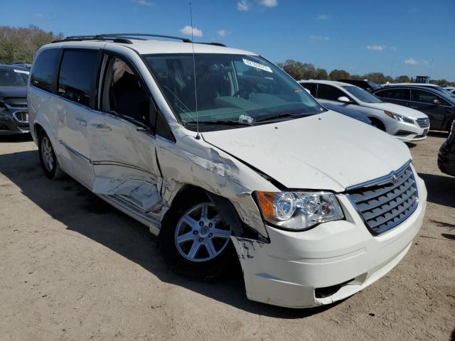 2A4RR5D13AR252713 - 2010 CHRYSLER TOWN & COU TOURING თეთრი ფოტო 4