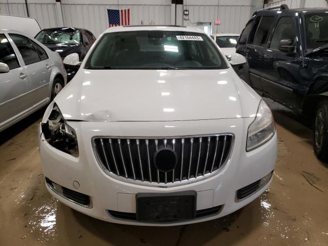 W04GS5EC7B1136108 - 2011 BUICK REGAL CXL WHITE photo 5