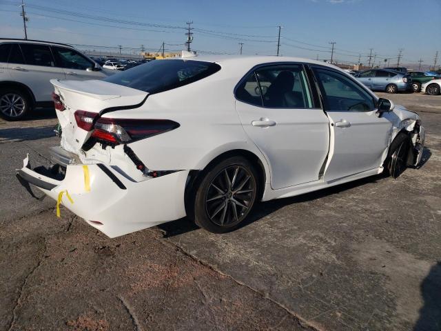 4T1G11AK1NU673540 - 2022 TOYOTA CAMRY SE WHITE photo 3