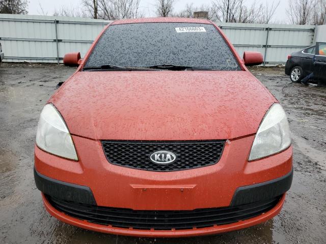 KNADE123766061039 - 2006 KIA RIO RED photo 5