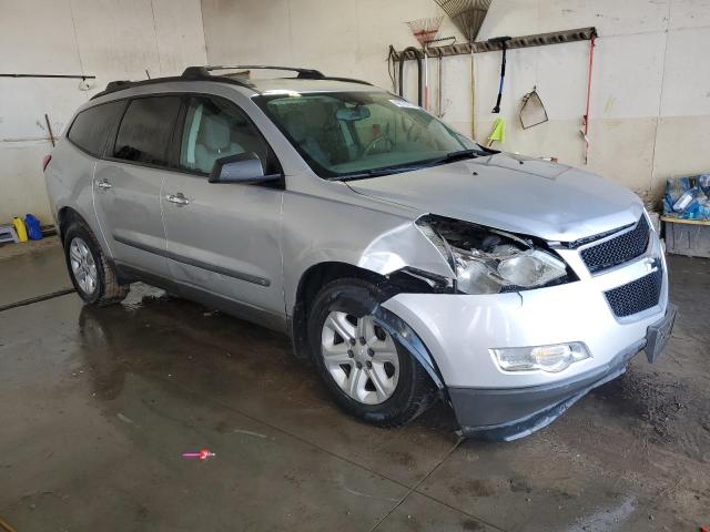 1GNLVEED4AS104205 - 2010 CHEVROLET TRAVERSE LS SILVER photo 4