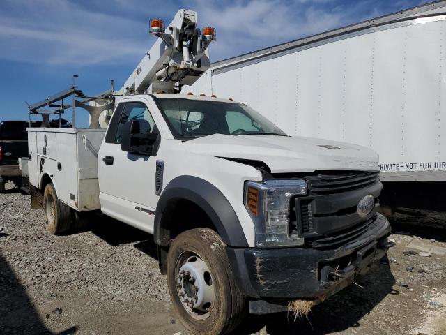 1FDUF4GTXKEE94103 - 2019 FORD F450 SUPER DUTY WHITE photo 1