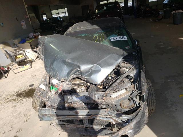 2G1WF52E449187049 - 2004 CHEVROLET IMPALA GRAY photo 5