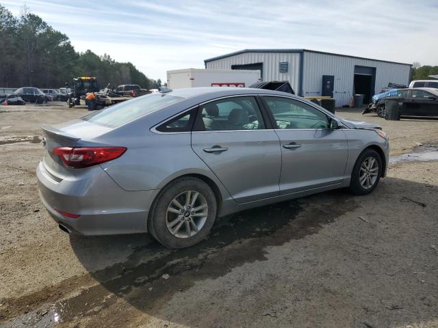 5NPE24AF7HH508068 - 2017 HYUNDAI SONATA SE SILVER photo 3