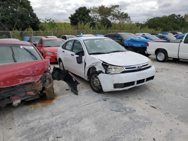 1FHAP35N88W182632 - 2008 FORD FOCUS SE WHITE photo 4