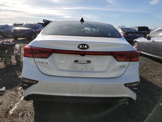 3KPF54AD4KE127266 - 2019 KIA FORTE EX WHITE photo 6