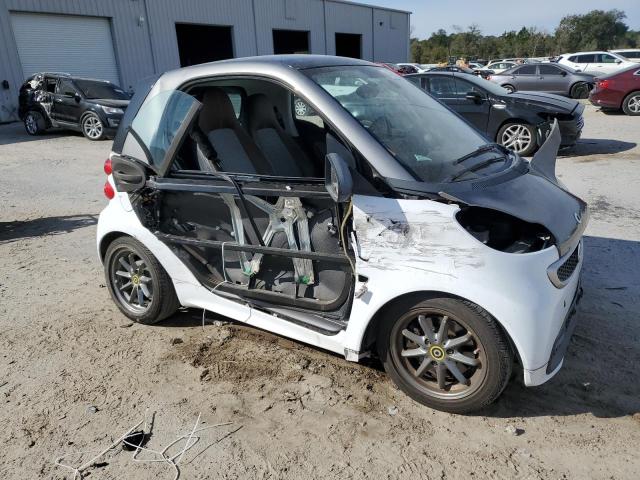 WMEEJ3BA6EK744208 - 2014 SMART FORTWO PURE WHITE photo 4