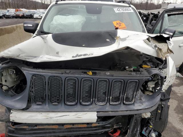 ZACCJBCT1GPD88985 - 2016 JEEP RENEGADE TRAILHAWK WHITE photo 12