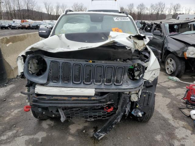 ZACCJBCT1GPD88985 - 2016 JEEP RENEGADE TRAILHAWK WHITE photo 5