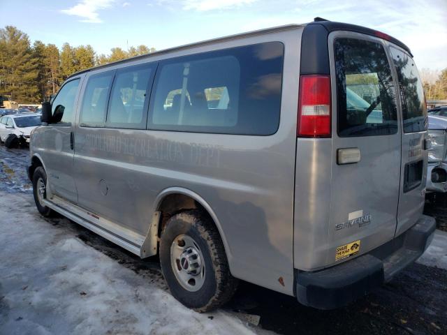 1GJHG35UX61175699 - 2006 GMC SAVANA G3500 SILVER photo 2