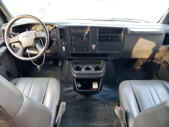 1GJHG35UX61175699 - 2006 GMC SAVANA G3500 SILVER photo 8