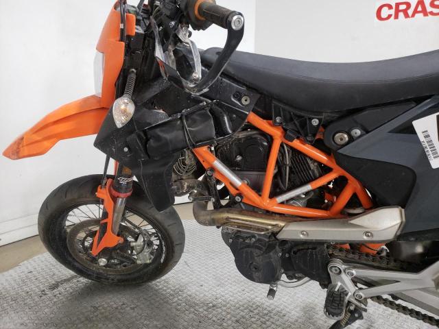 VBKLSV40XMM709112 - 2021 KTM 690 SMC R ORANGE photo 10