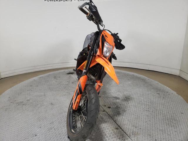 VBKLSV40XMM709112 - 2021 KTM 690 SMC R ORANGE photo 2