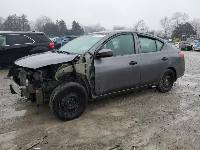 3N1CN7AP8JL882562 - 2018 NISSAN VERSA S GRAY photo 1