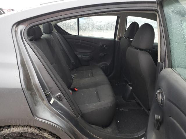 3N1CN7AP8JL882562 - 2018 NISSAN VERSA S GRAY photo 10