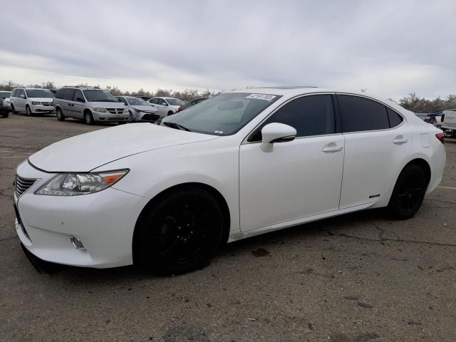 JTHBW1GG6F2094915 - 2015 LEXUS ES 300H WHITE photo 1