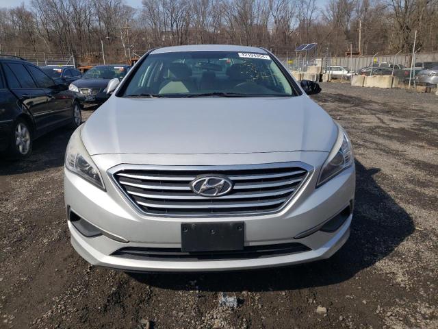 5NPE24AF9HH533067 - 2017 HYUNDAI SONATA SE SILVER photo 5